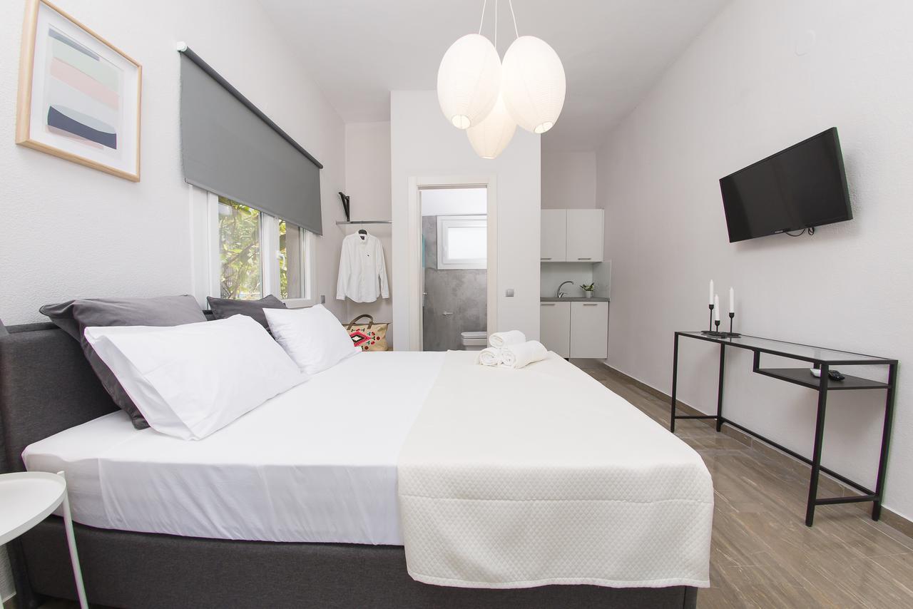 Palio Grey Apartments PalaiónTsiflíkion エクステリア 写真