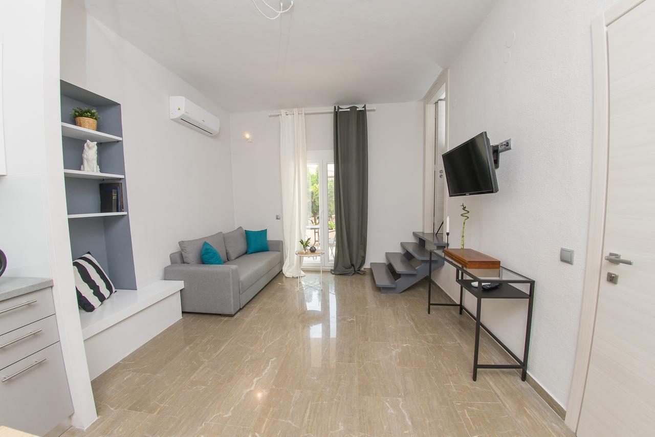 Palio Grey Apartments PalaiónTsiflíkion エクステリア 写真